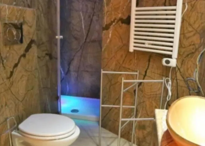 לינה וארוחת בוקר Wellhomeluxury *